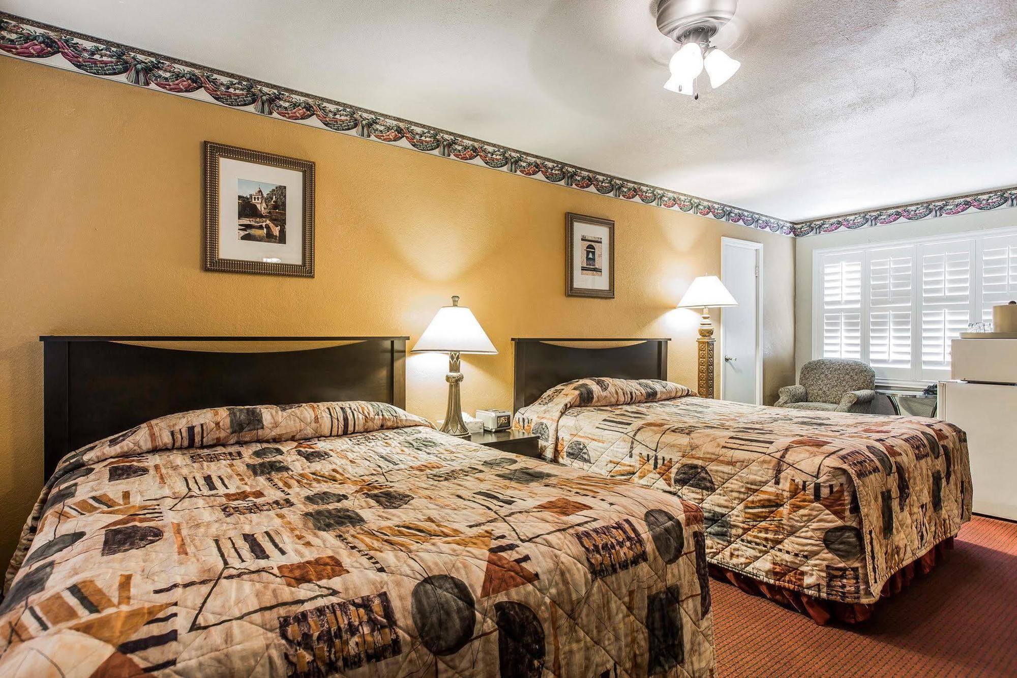 Clarion Collection Wilkie'S Inn Pacific Grove - Monterey Екстериор снимка